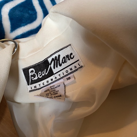 Suit - Picture 6 of 6